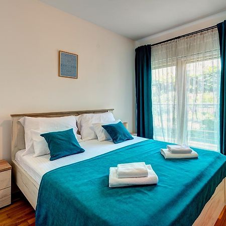Apartments Villa Adriatic Тиват Экстерьер фото