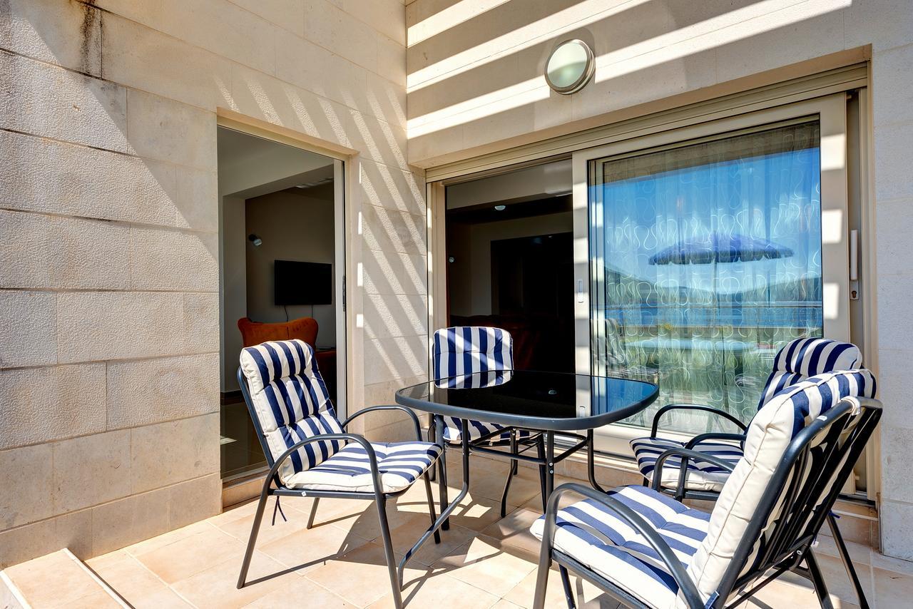 Apartments Villa Adriatic Тиват Экстерьер фото