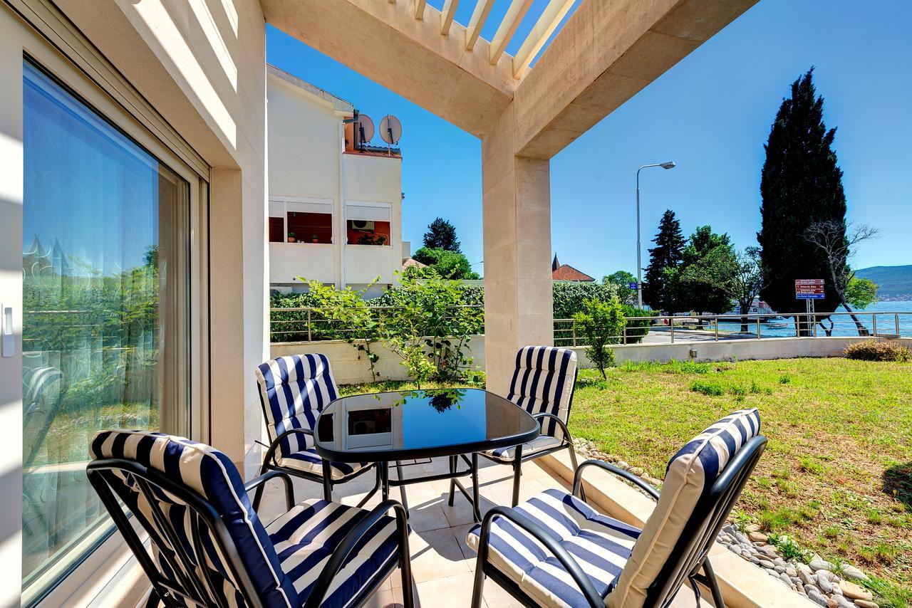 Apartments Villa Adriatic Тиват Экстерьер фото