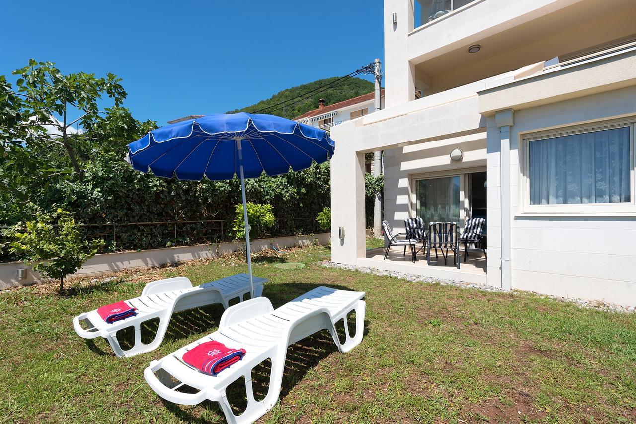 Apartments Villa Adriatic Тиват Экстерьер фото