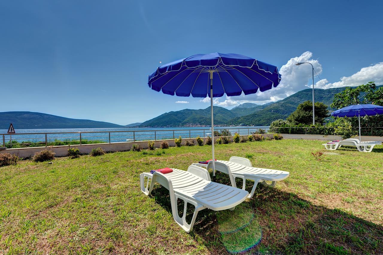 Apartments Villa Adriatic Тиват Экстерьер фото
