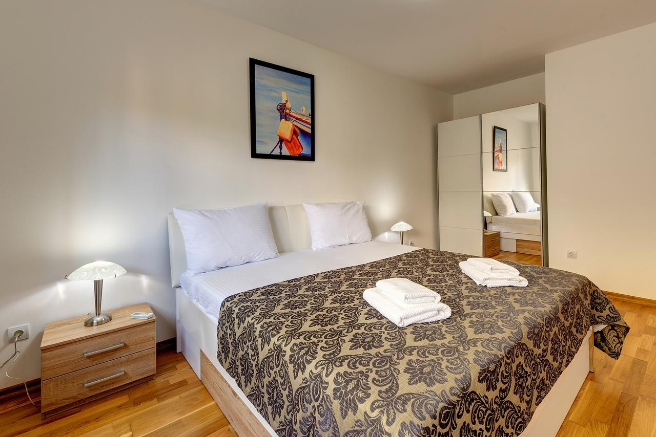 Apartments Villa Adriatic Тиват Экстерьер фото