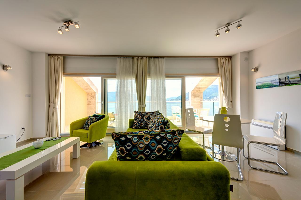 Apartments Villa Adriatic Тиват Экстерьер фото