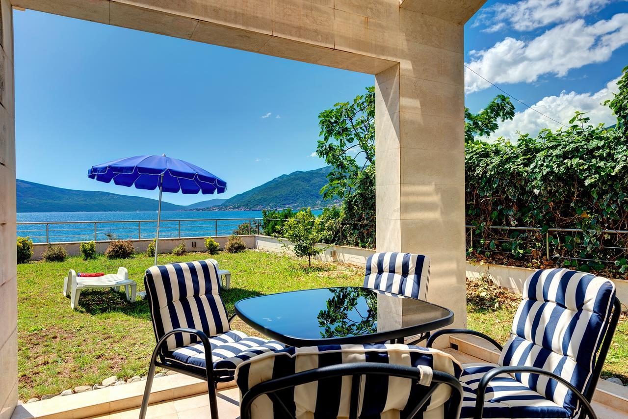Apartments Villa Adriatic Тиват Экстерьер фото