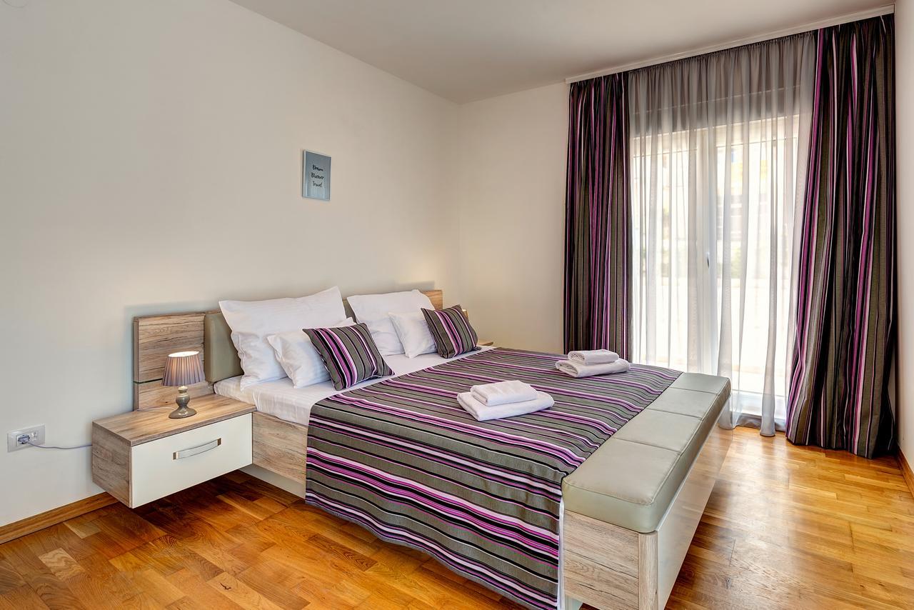 Apartments Villa Adriatic Тиват Экстерьер фото