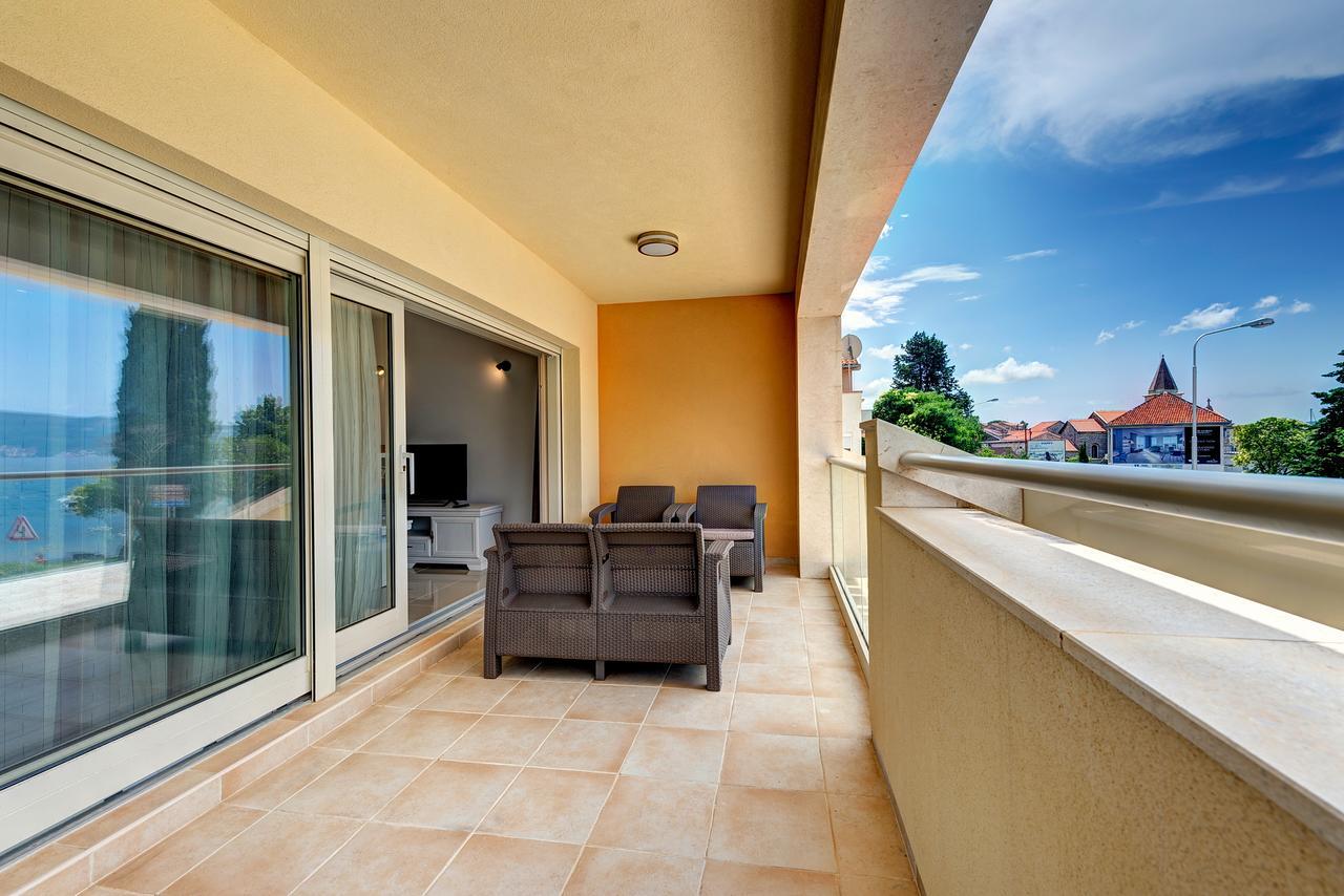 Apartments Villa Adriatic Тиват Экстерьер фото