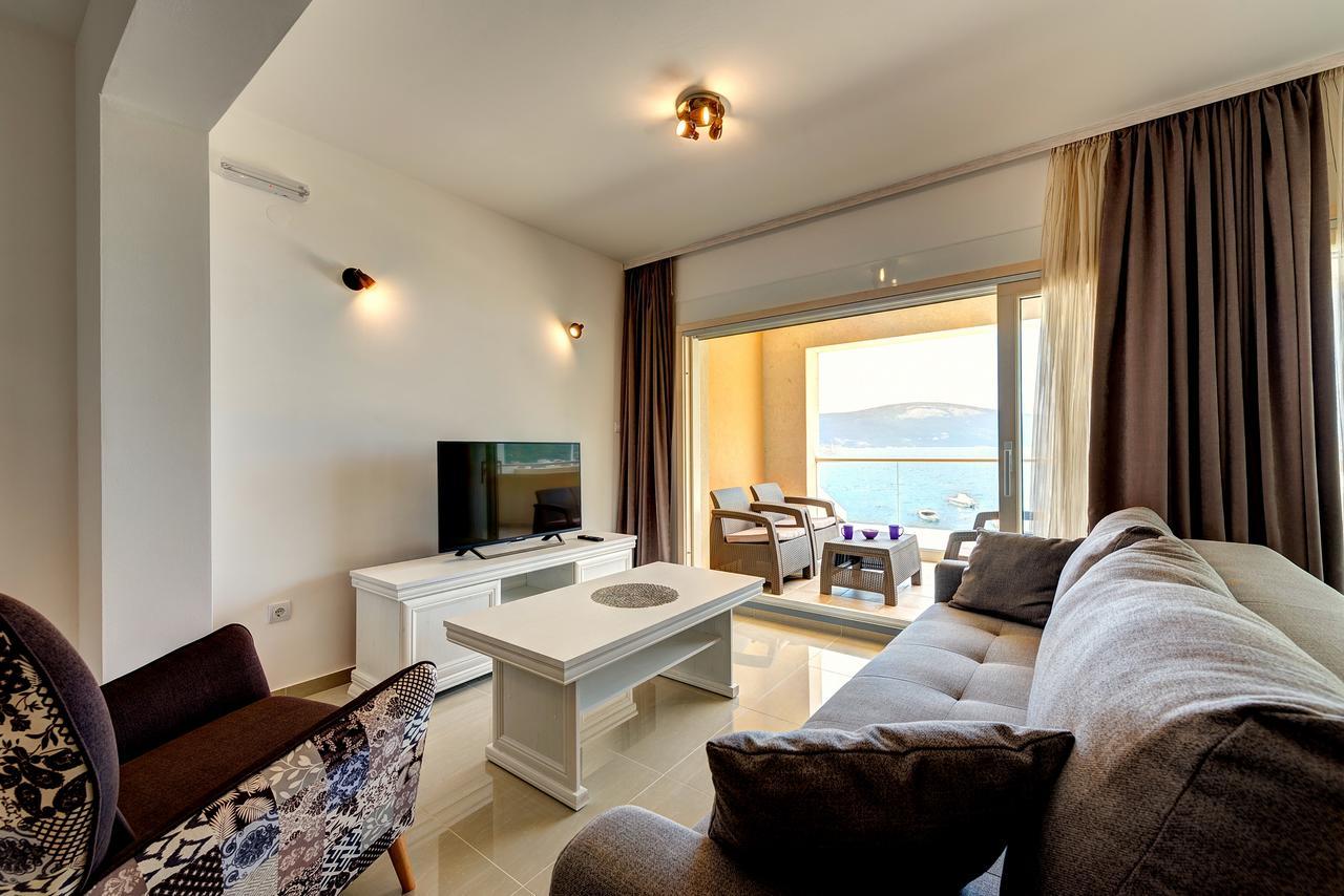 Apartments Villa Adriatic Тиват Экстерьер фото