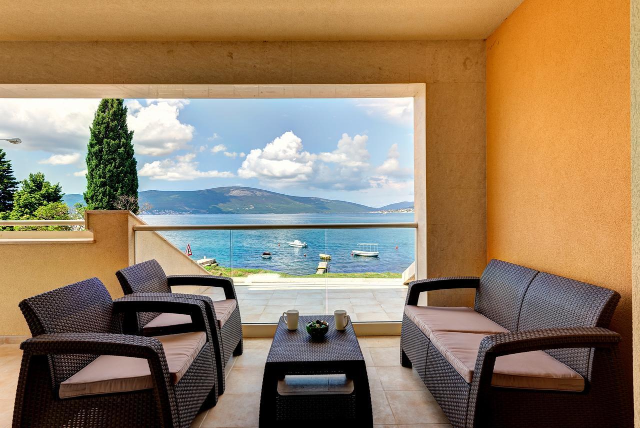 Apartments Villa Adriatic Тиват Экстерьер фото