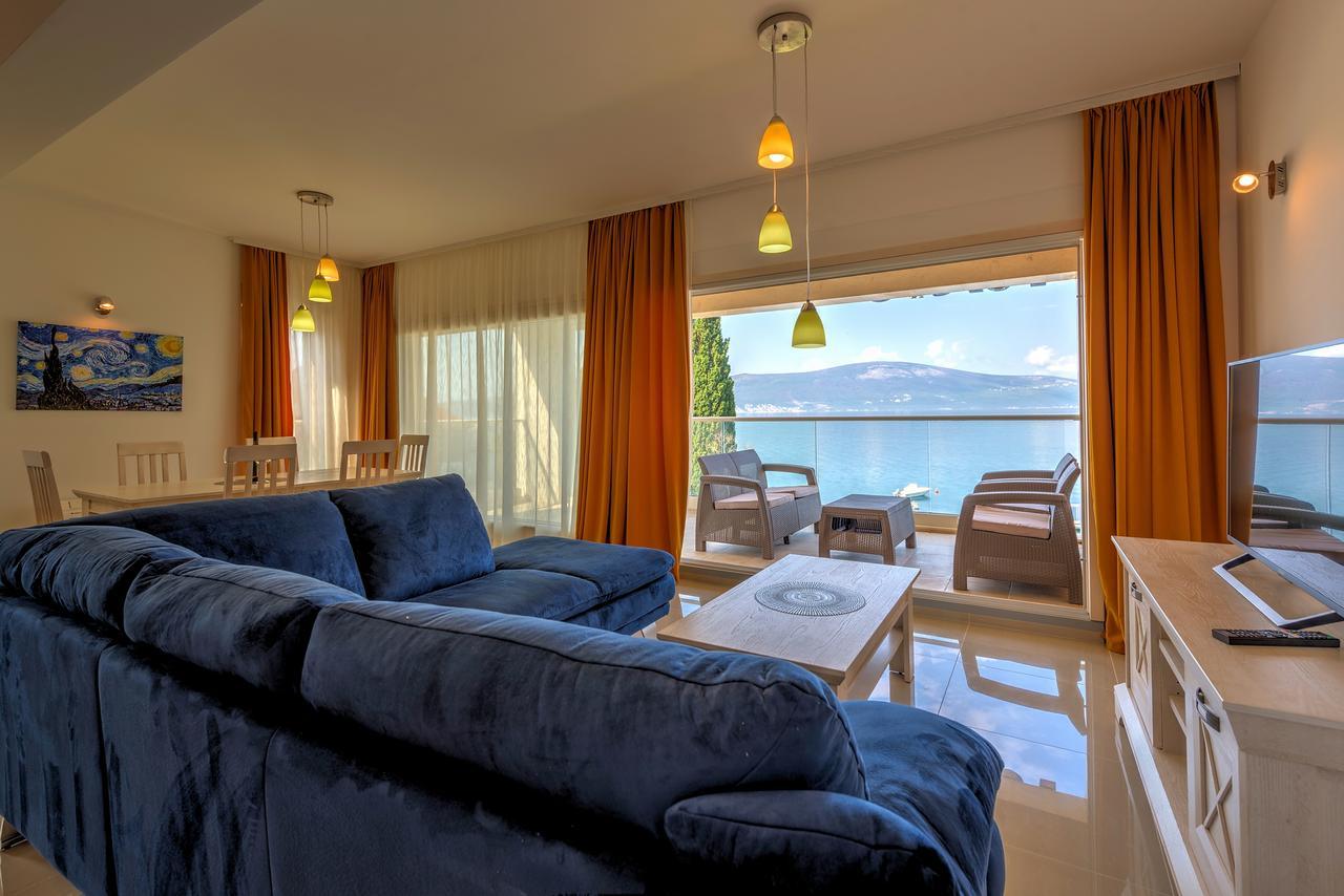 Apartments Villa Adriatic Тиват Экстерьер фото